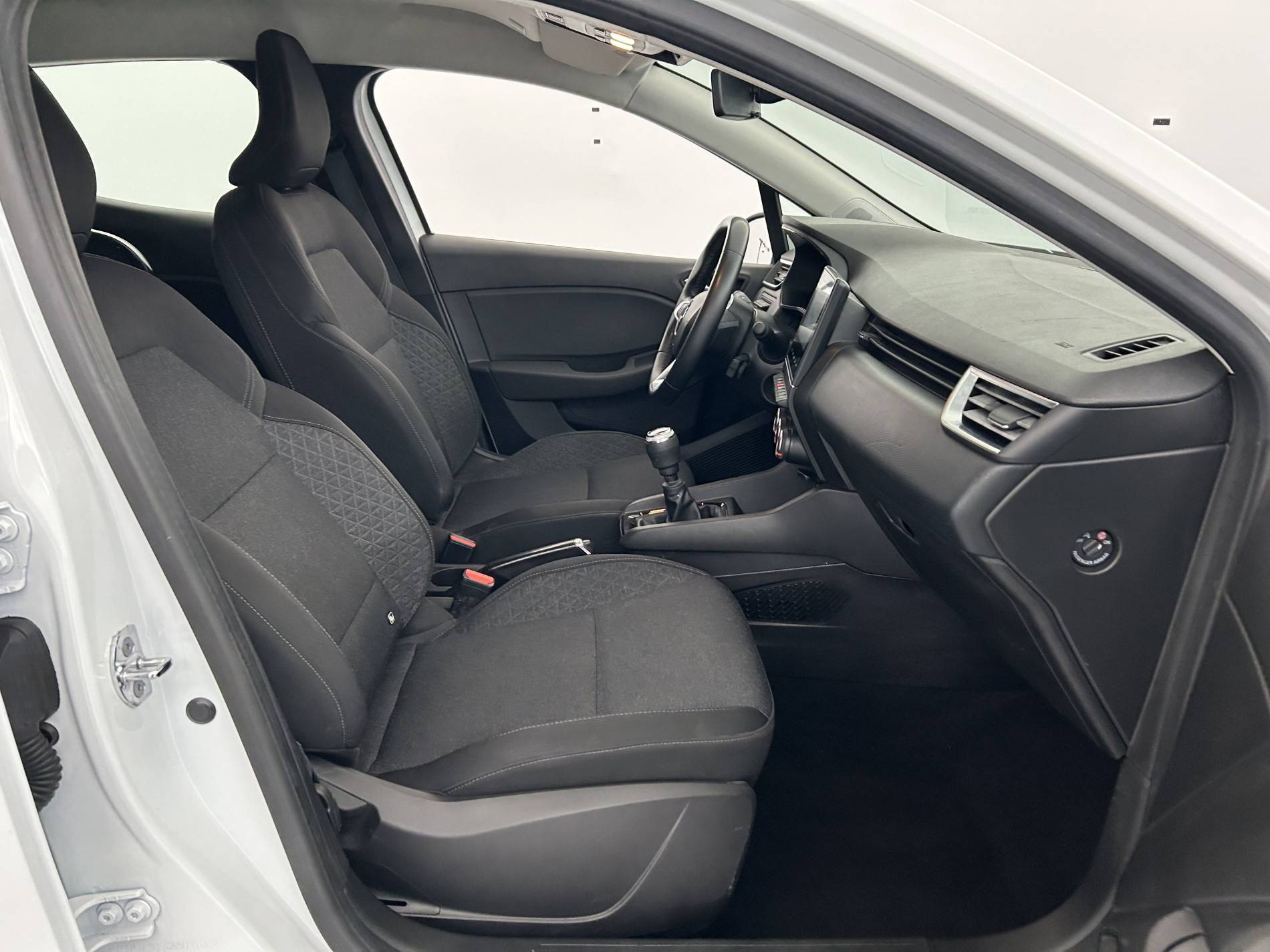 Vente en ligne Renault Clio 5 CLIO SOCIETE BLUE DCI 100 - 21N au prix de 10 991 €