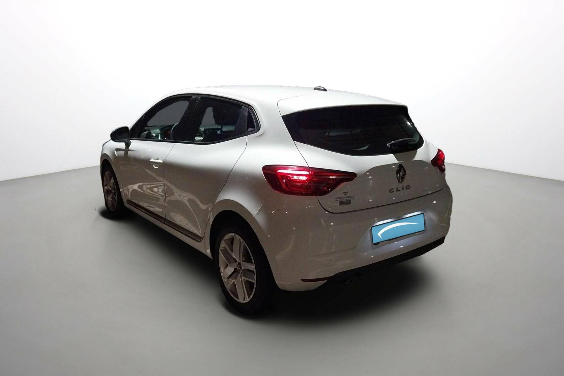 Vente en ligne Renault Clio 5 Clio TCe 90 - 21 au prix de 12 491 €