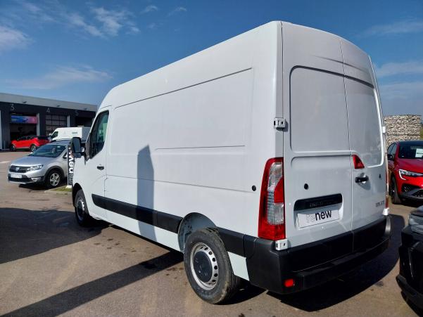 Vente en ligne Renault Master Fourgon MASTER FGN TRAC F3300 L2H2 BLUE DCI 135 au prix de 31 499 €