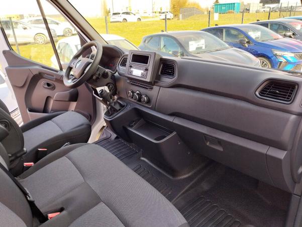 Vente en ligne Renault Master Fourgon MASTER FGN TRAC F3300 L2H2 BLUE DCI 135 au prix de 31 499 €