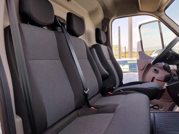 Vente en ligne Renault Master Fourgon MASTER FGN TRAC F3300 L2H2 BLUE DCI 135 au prix de 31 499 €