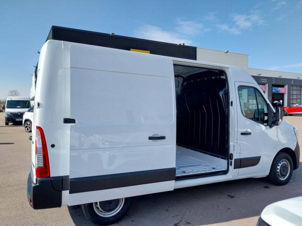 Vente en ligne Renault Master Fourgon MASTER FGN TRAC F3300 L2H2 BLUE DCI 135 au prix de 31 499 €