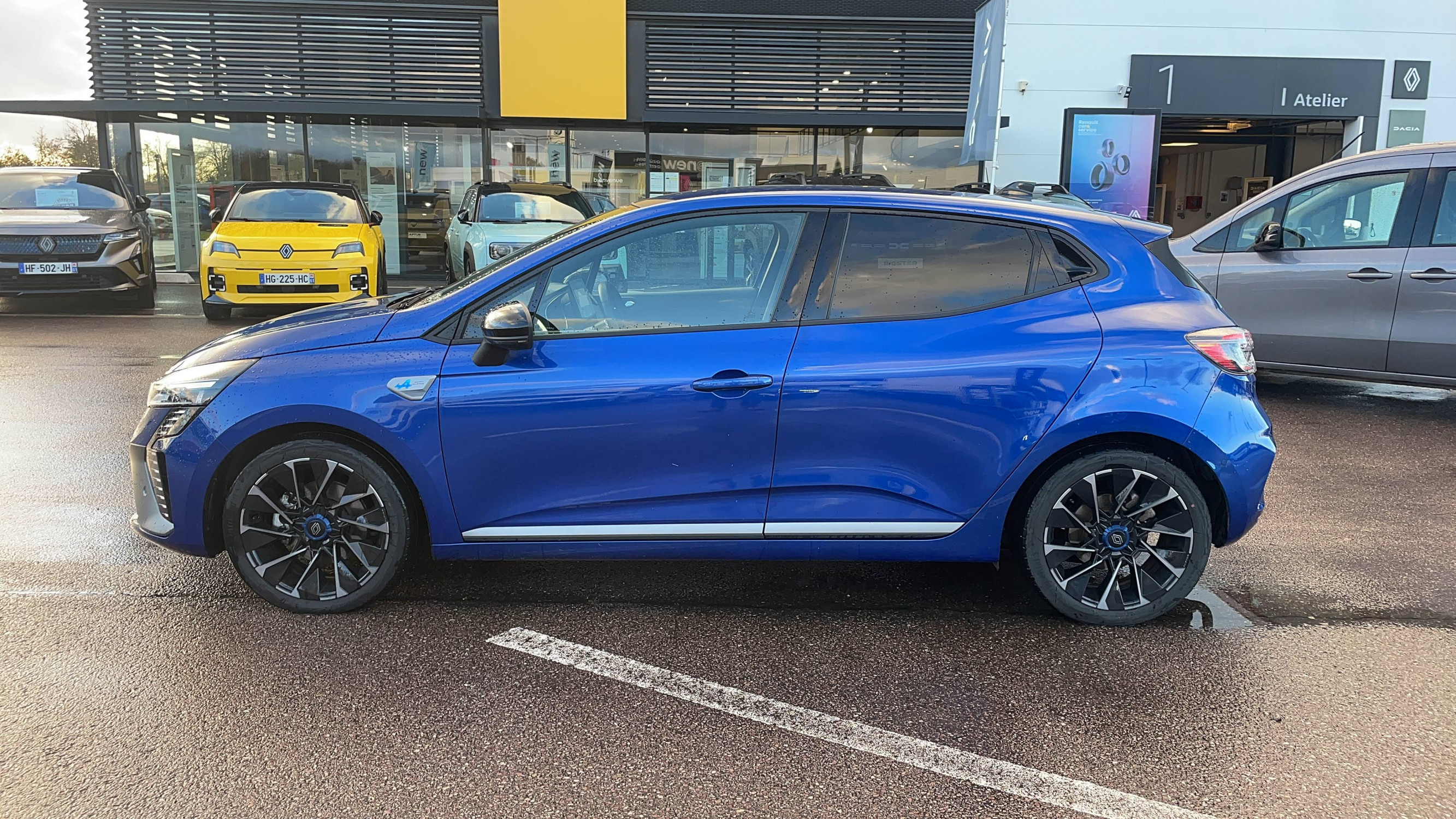 Vente en ligne Renault Clio 5 Clio E-Tech full hybrid 145 au prix de 21 991 €