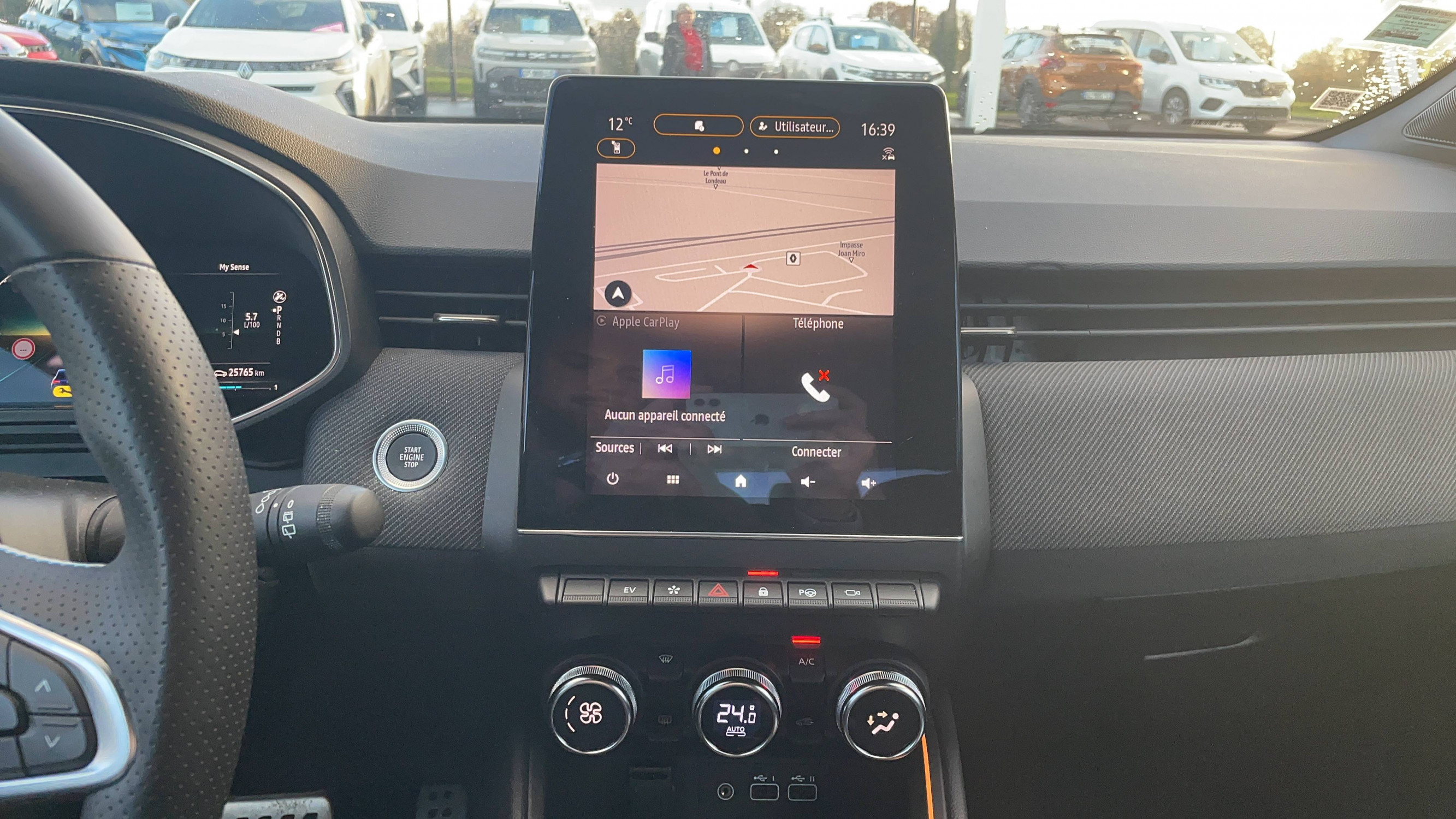 Vente en ligne Renault Clio 5 Clio E-Tech full hybrid 145 au prix de 21 991 €