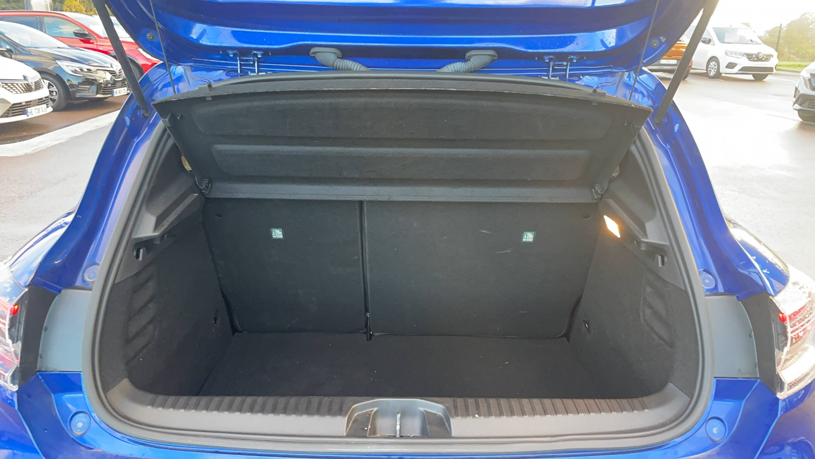 Vente en ligne Renault Clio 5 Clio E-Tech full hybrid 145 au prix de 21 991 €