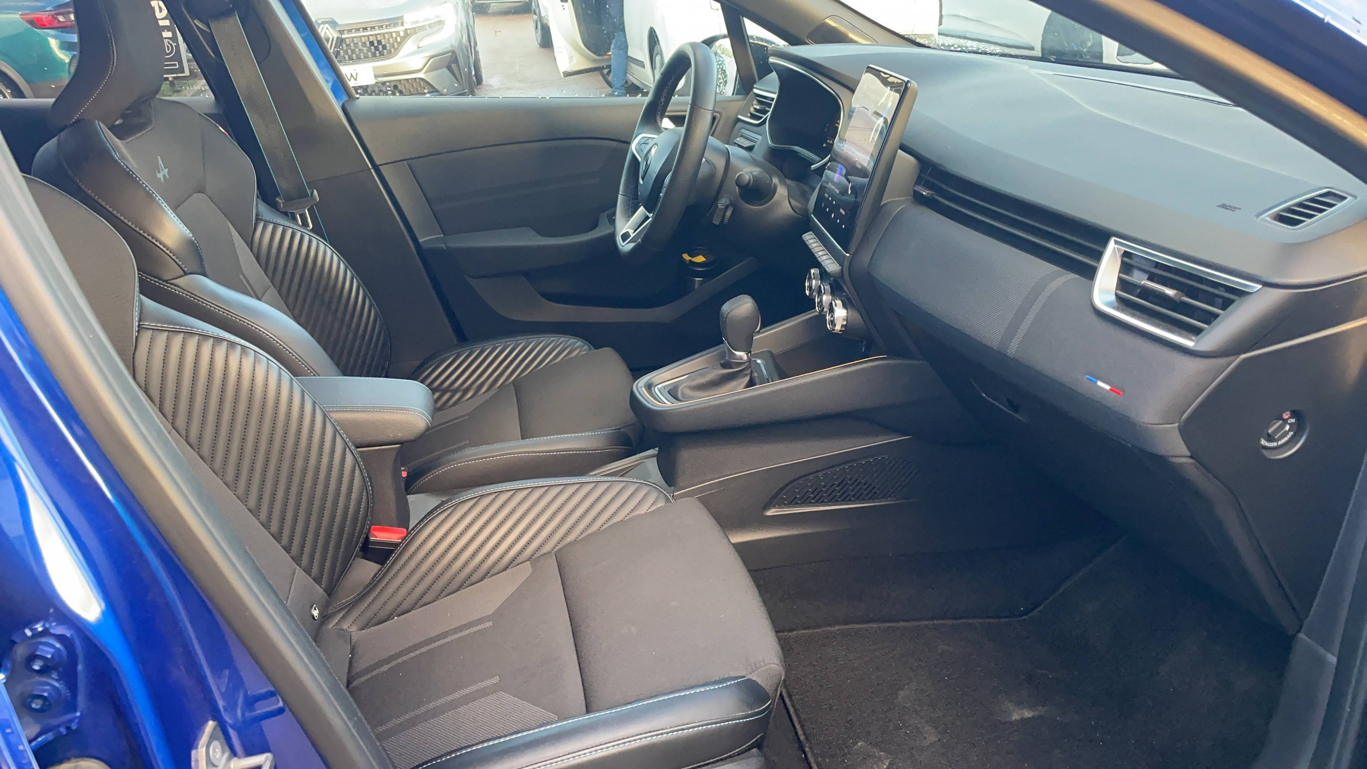 Vente en ligne Renault Clio 5 Clio E-Tech full hybrid 145 au prix de 21 991 €