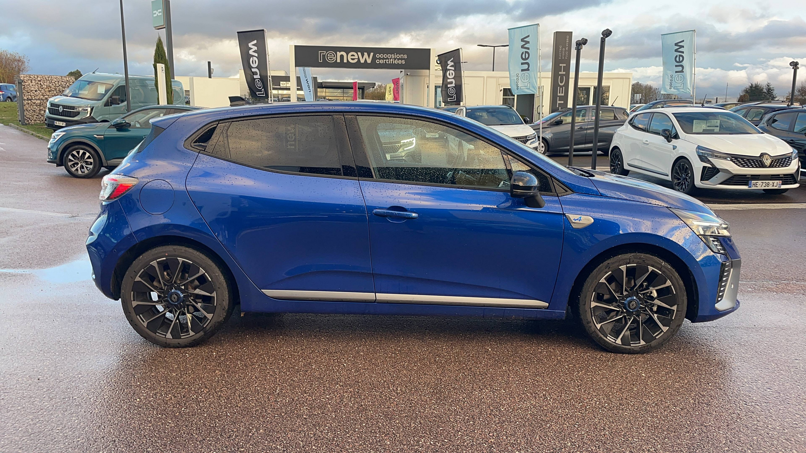 Vente en ligne Renault Clio 5 Clio E-Tech full hybrid 145 au prix de 21 991 €