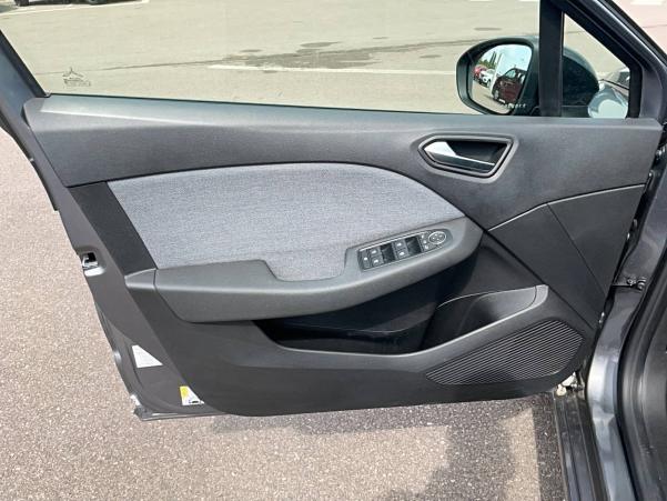 Vente en ligne Renault Clio 5 Clio E-Tech full hybrid 145 au prix de 21 441 €