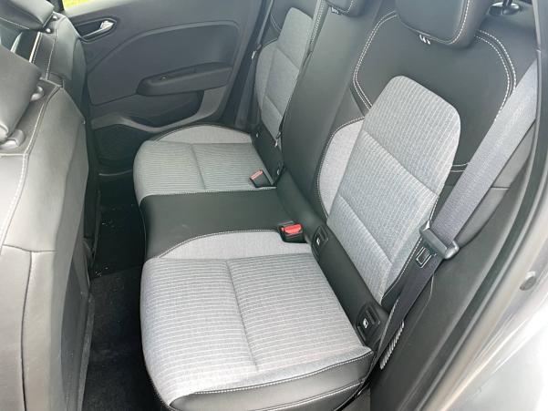 Vente en ligne Renault Clio 5 Clio E-Tech full hybrid 145 au prix de 21 441 €