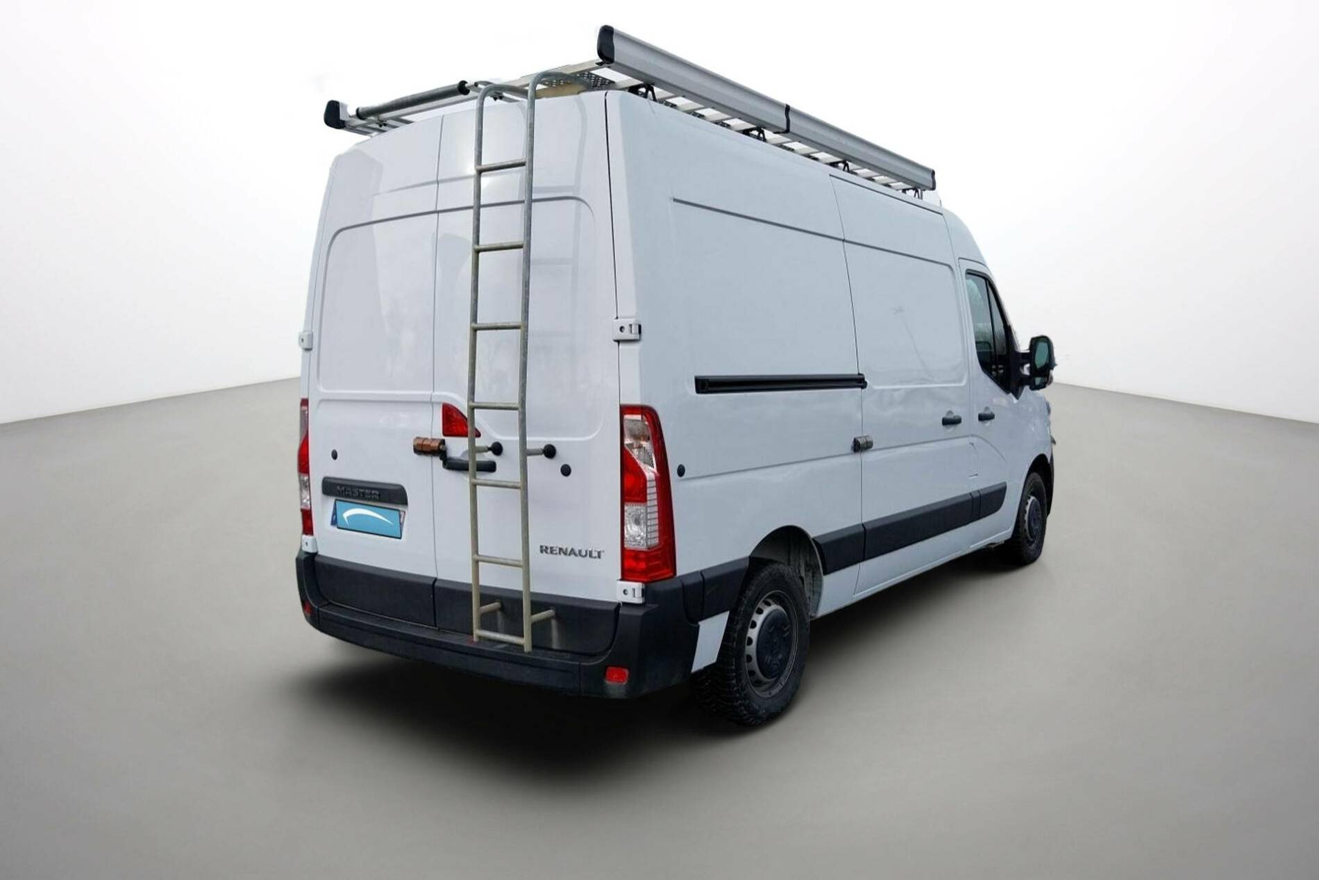 Vente en ligne Renault Master Fourgon MASTER FGN TRAC F3500 L2H2 BLUE DCI 135 au prix de 20 991 €
