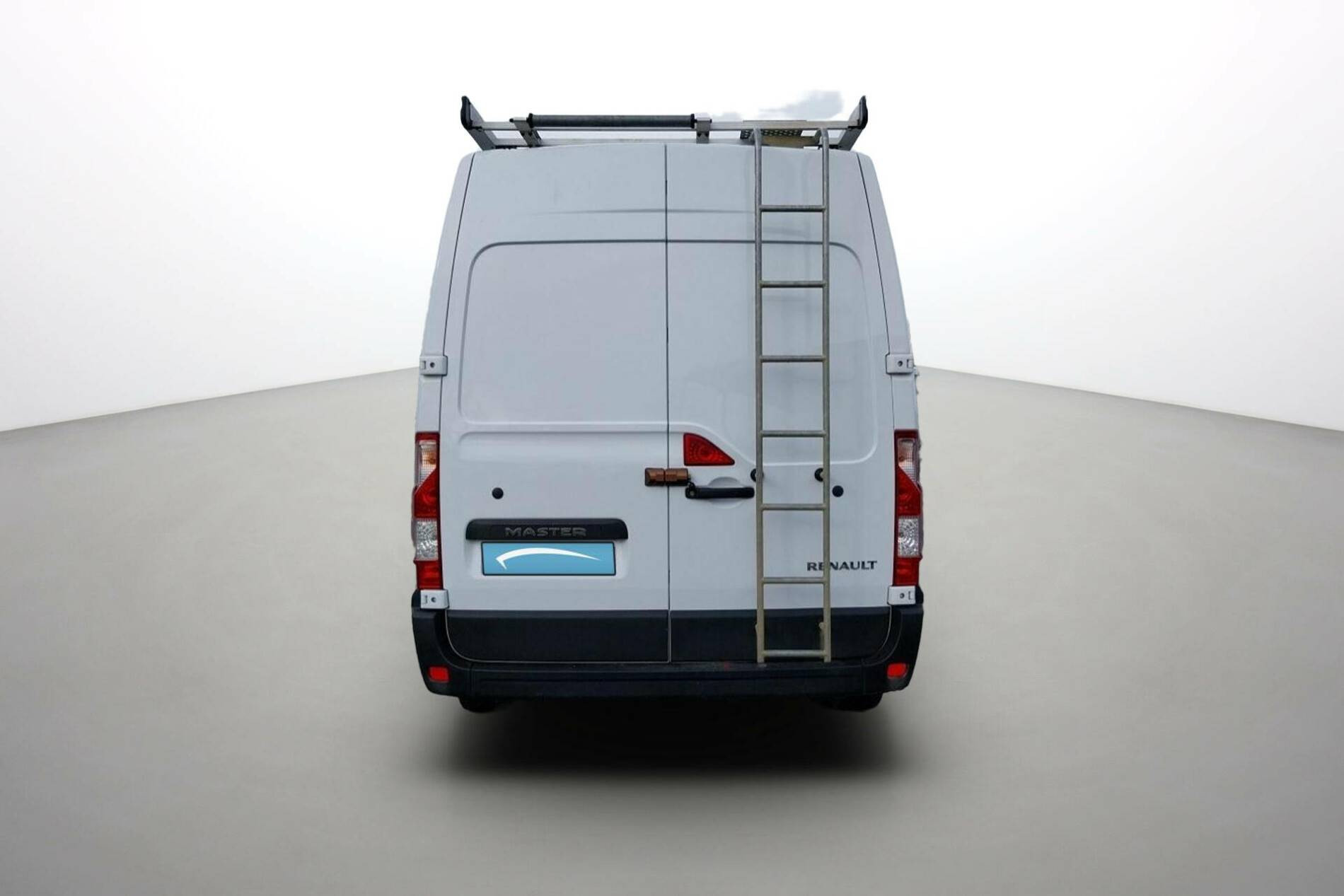 Vente en ligne Renault Master Fourgon MASTER FGN TRAC F3500 L2H2 BLUE DCI 135 au prix de 20 991 €