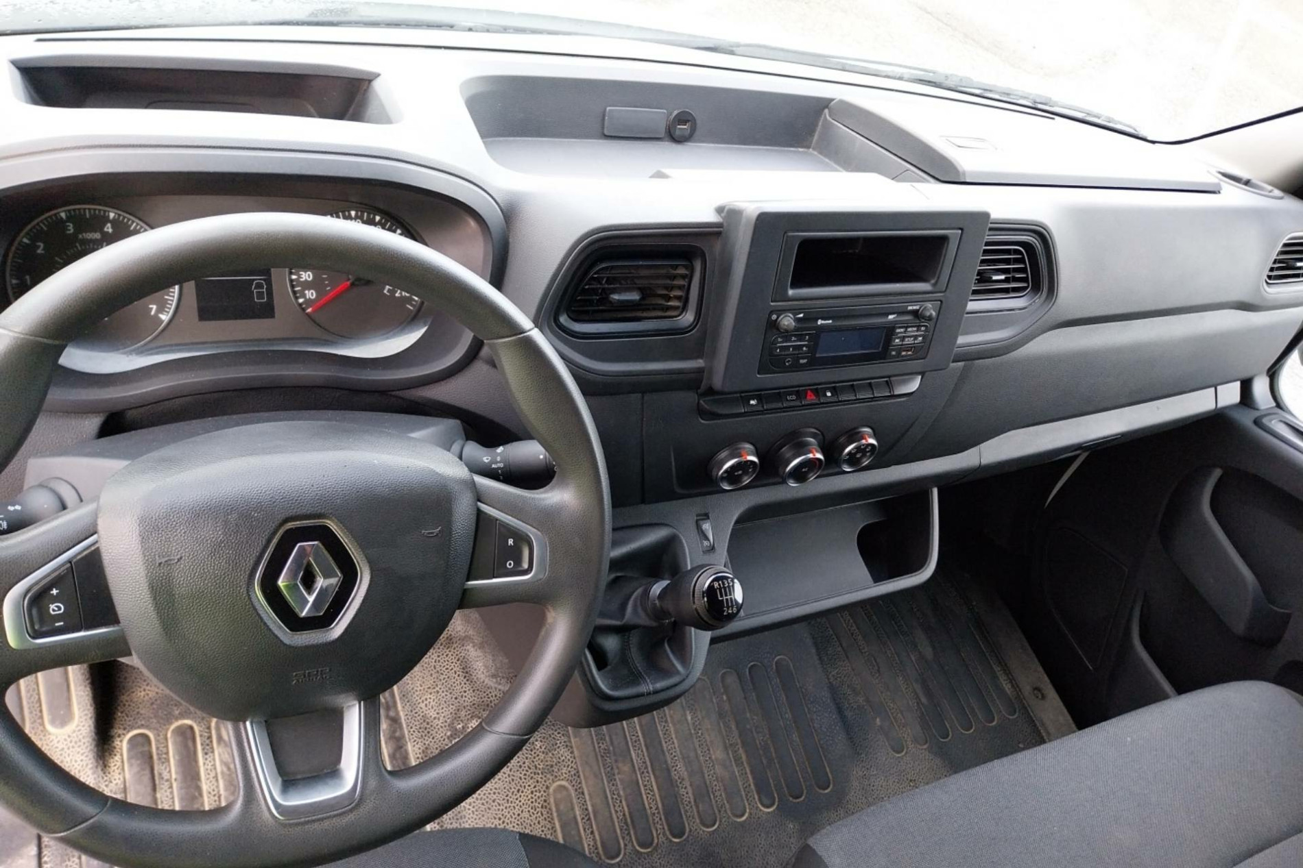 Vente en ligne Renault Master Fourgon MASTER FGN TRAC F3500 L2H2 BLUE DCI 135 au prix de 20 991 €