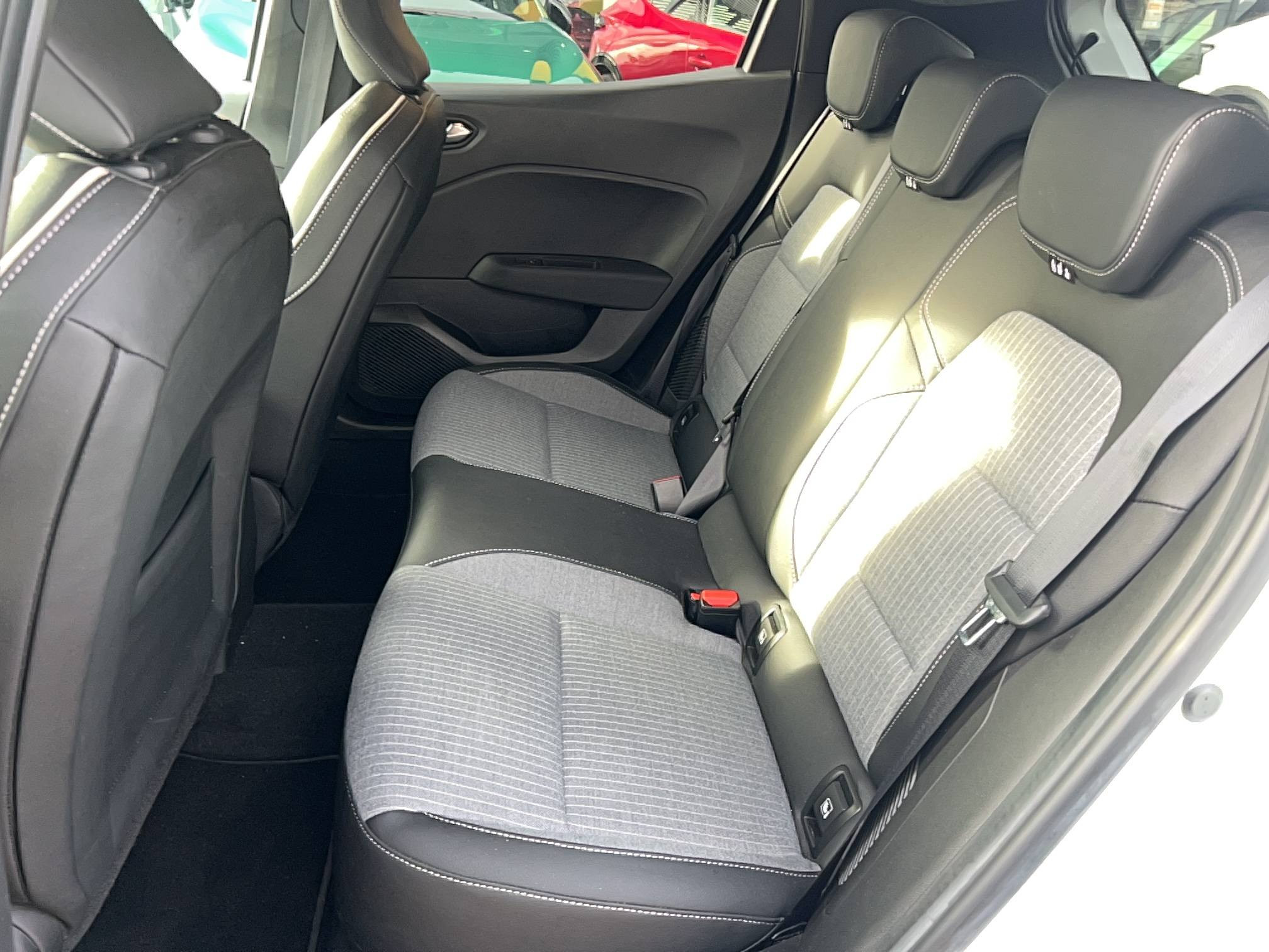 Vente en ligne Renault Clio 5 Clio E-Tech full hybrid 145 ch GSR2 au prix de 20 491 €