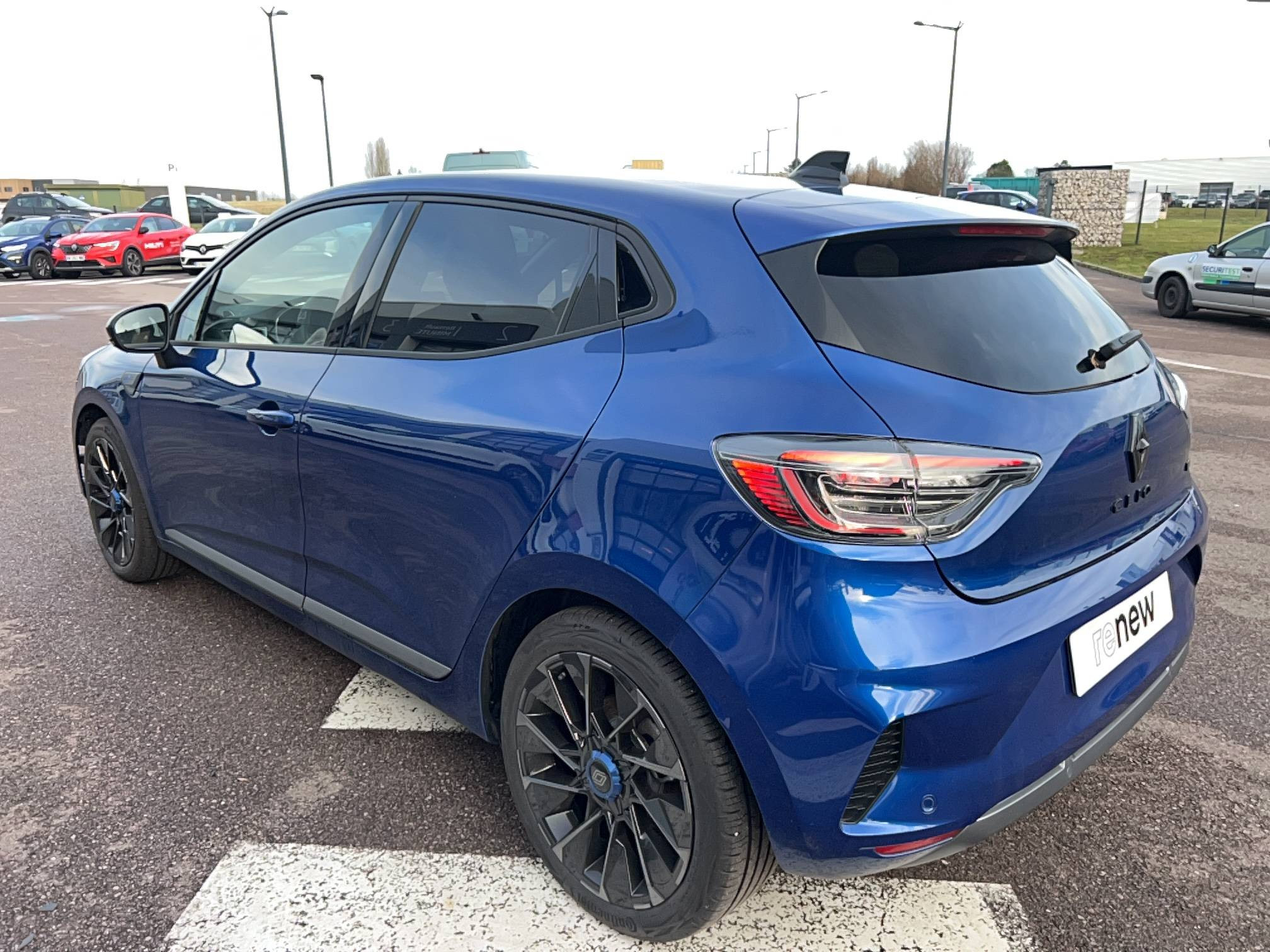 Vente en ligne Renault Clio 5 Clio E-Tech full hybrid 145 ch GSR2 au prix de 24 791 €