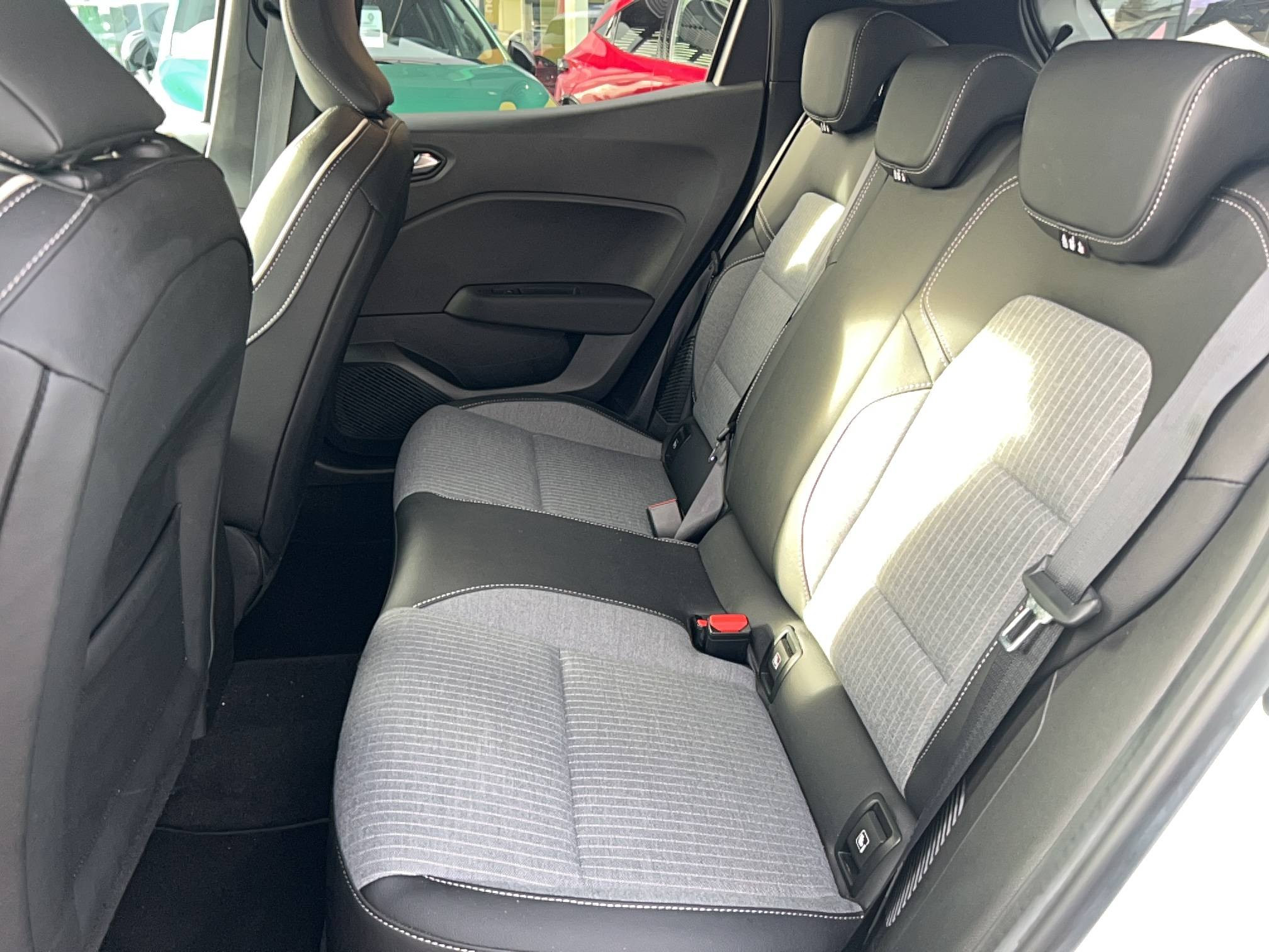 Vente en ligne Renault Clio 5 Clio E-Tech full hybrid 145 ch GSR2 au prix de 20 491 €