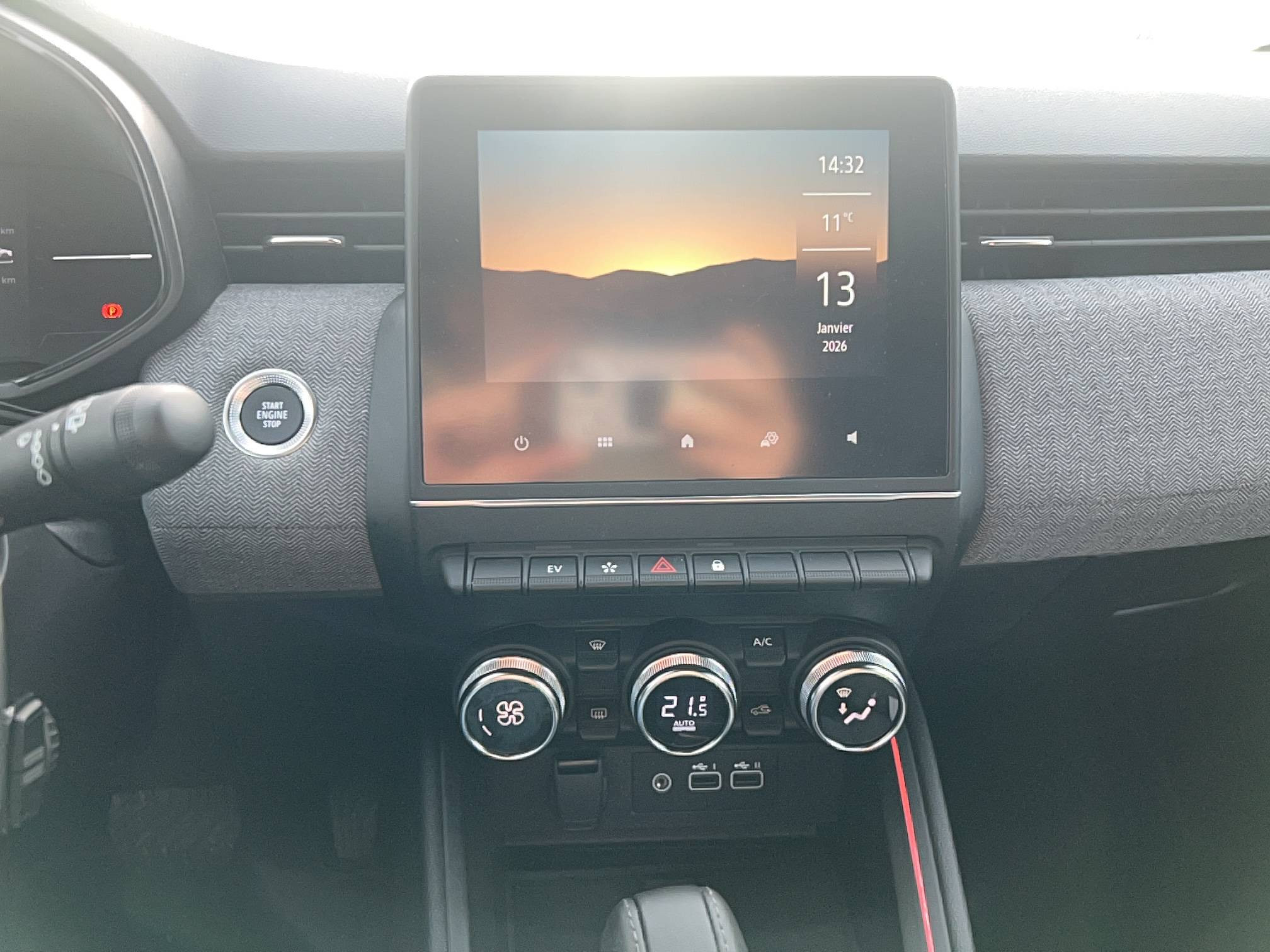 Vente en ligne Renault Clio 5 Clio E-Tech full hybrid 145 ch GSR2 au prix de 20 491 €