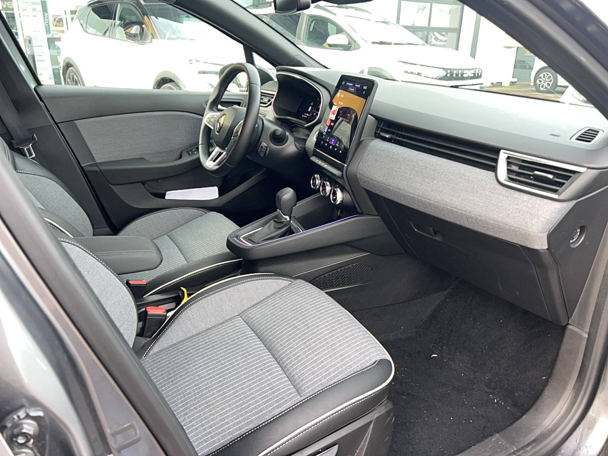 Vente en ligne Renault Clio 5 Clio E-Tech full hybrid 145 au prix de 20 291 €