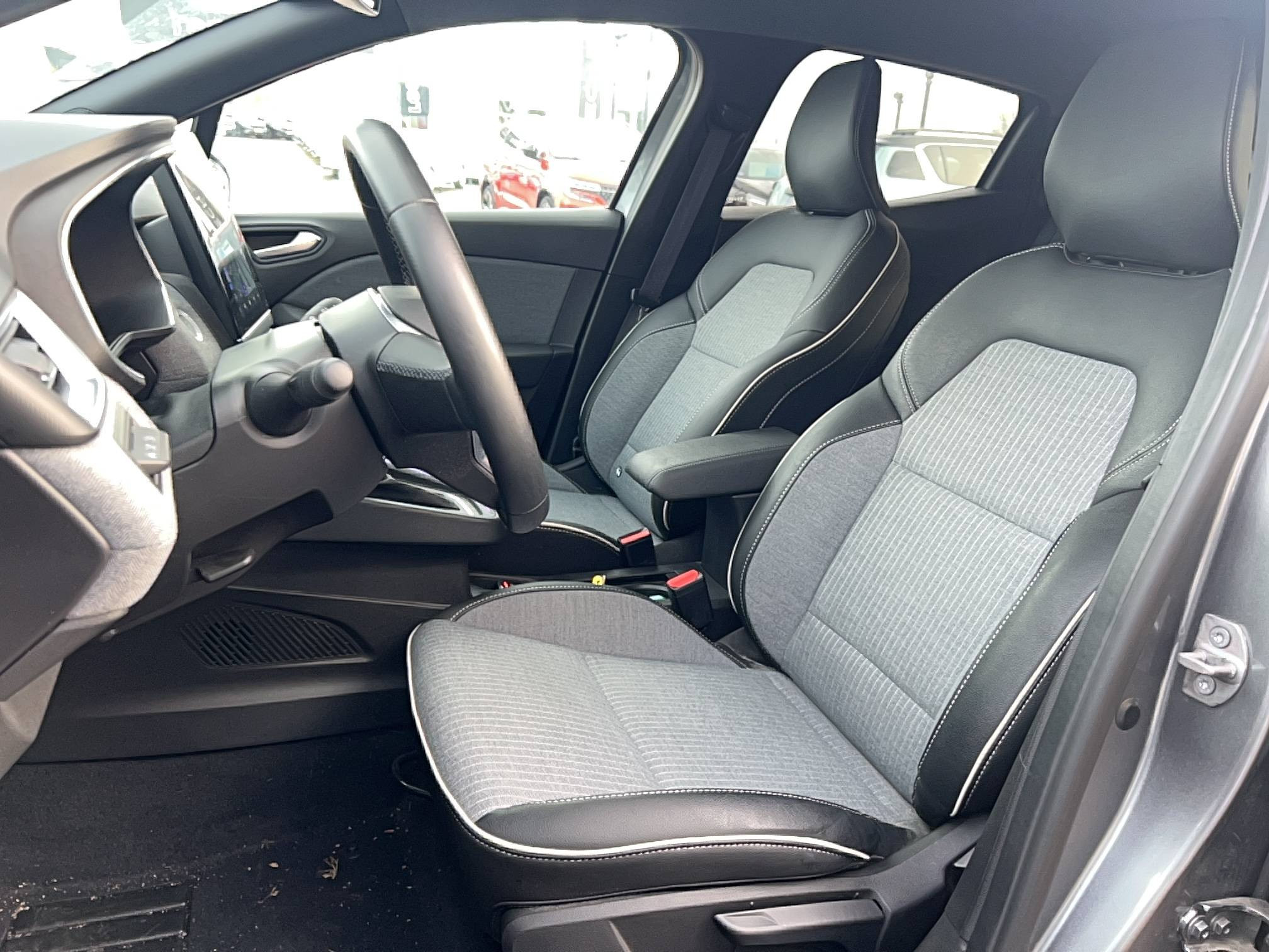 Vente en ligne Renault Clio 5 Clio E-Tech full hybrid 145 au prix de 20 291 €