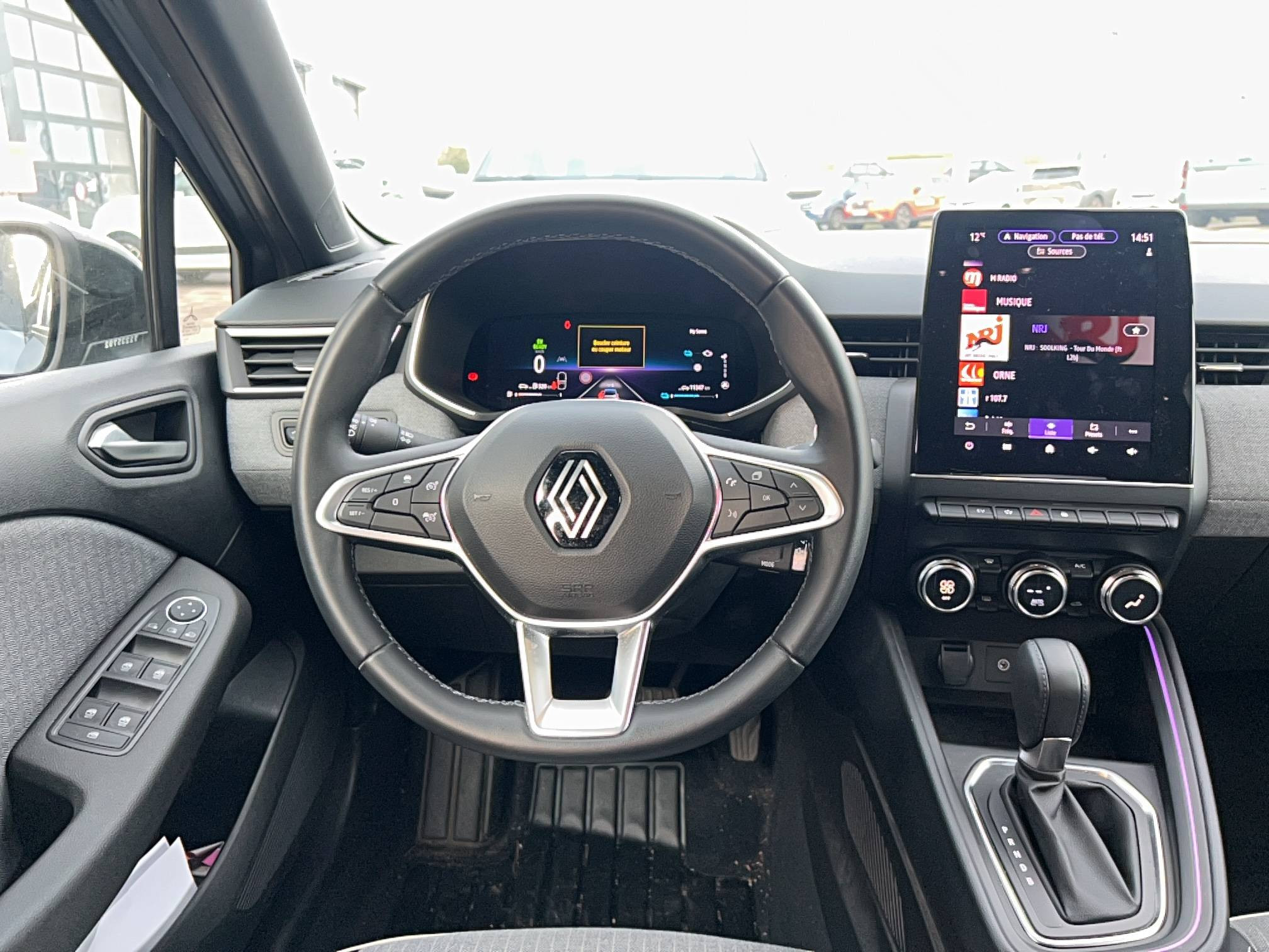 Vente en ligne Renault Clio 5 Clio E-Tech full hybrid 145 au prix de 20 291 €