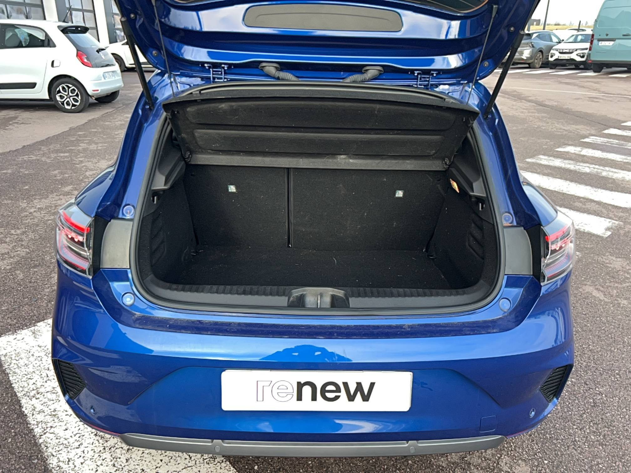 Vente en ligne Renault Clio 5 Clio E-Tech full hybrid 145 ch GSR2 au prix de 24 791 €