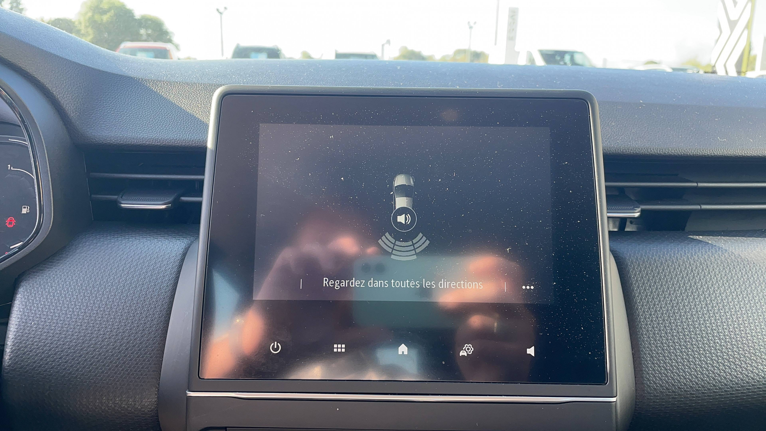 Vente en ligne Renault Clio 5 Clio E-Tech 140 - 21N au prix de 15 947 €