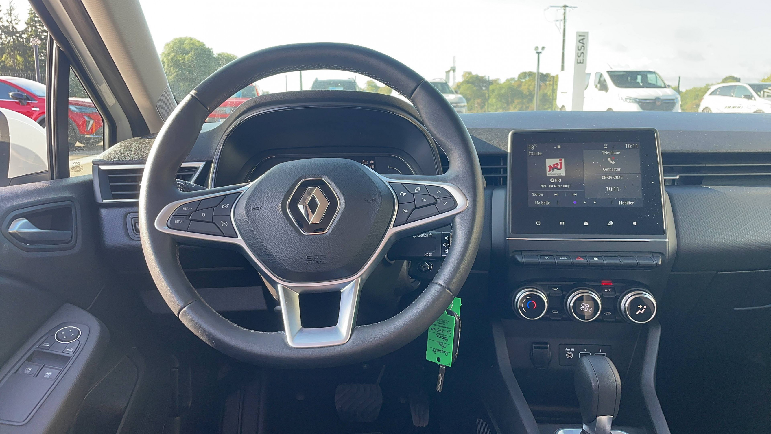 Vente en ligne Renault Clio 5 Clio E-Tech 140 - 21N au prix de 15 947 €