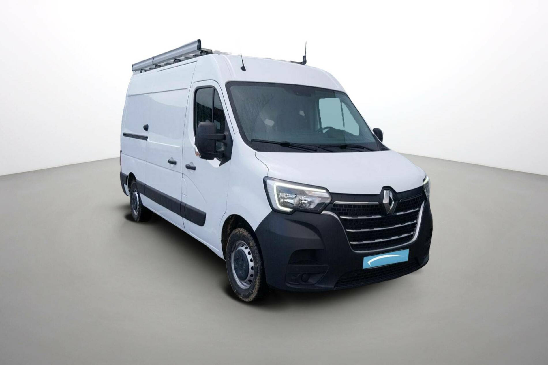 Vente en ligne Renault Master Fourgon MASTER FGN TRAC F3500 L2H2 BLUE DCI 150 au prix de 24 991 €