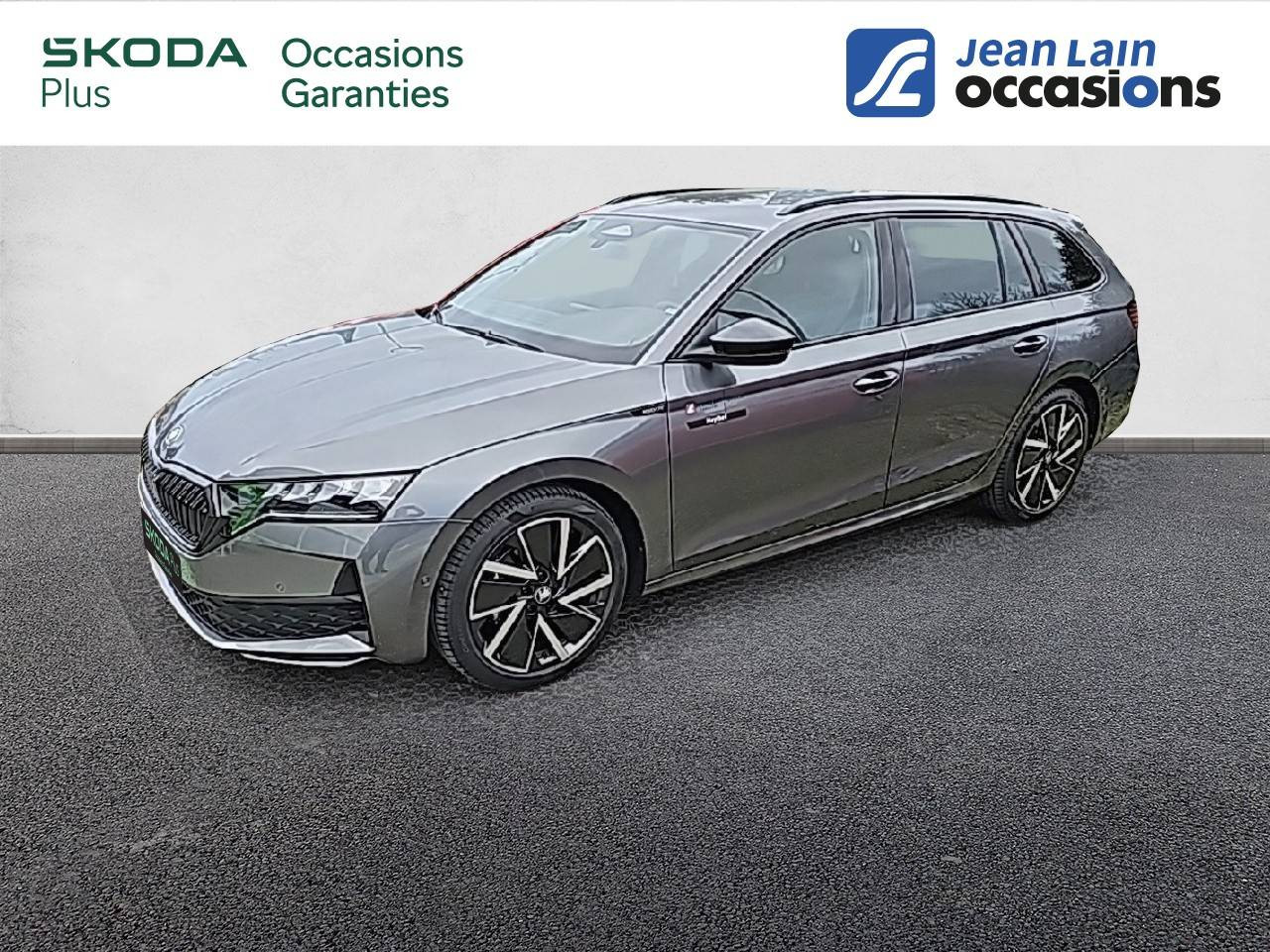 Vente en ligne SKODA OCTAVIA COMBI Octavia Combi 1.5 TSI Hybrid 150 ch ACT DSG7 Sportline de 2025 au prix de 40 324 €