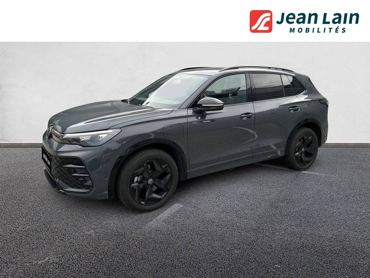 Vente en ligne VOLKSWAGEN TIGUAN Tiguan 1.5 eHybrid 272ch DSG6 R-Line de 2025 au prix de 52 700 €