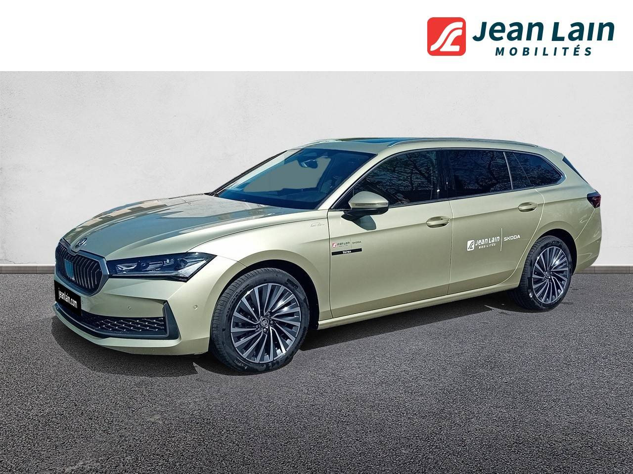 Vente en ligne SKODA SUPERB COMBI Superb Combi 1.5 TSI mHEV 150 ch ACT DSG7 Laurin & Klement de 2024 au prix de 40 084 €