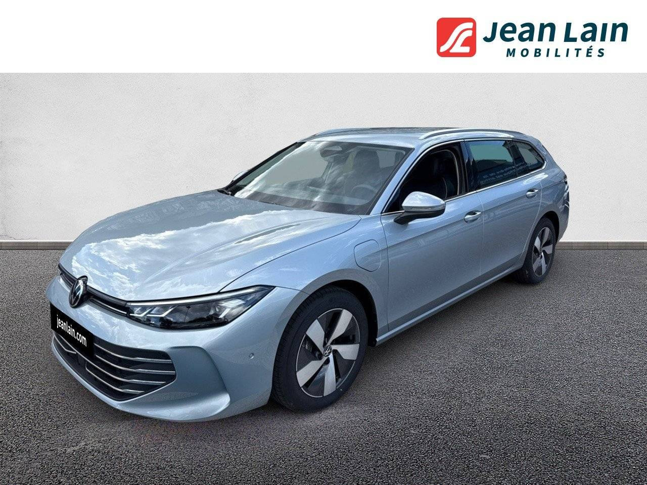 Vente en ligne VOLKSWAGEN PASSAT Passat 1.5 eHybrid 204 DSG6 Life Plus de 2025 au prix de 51 990 €