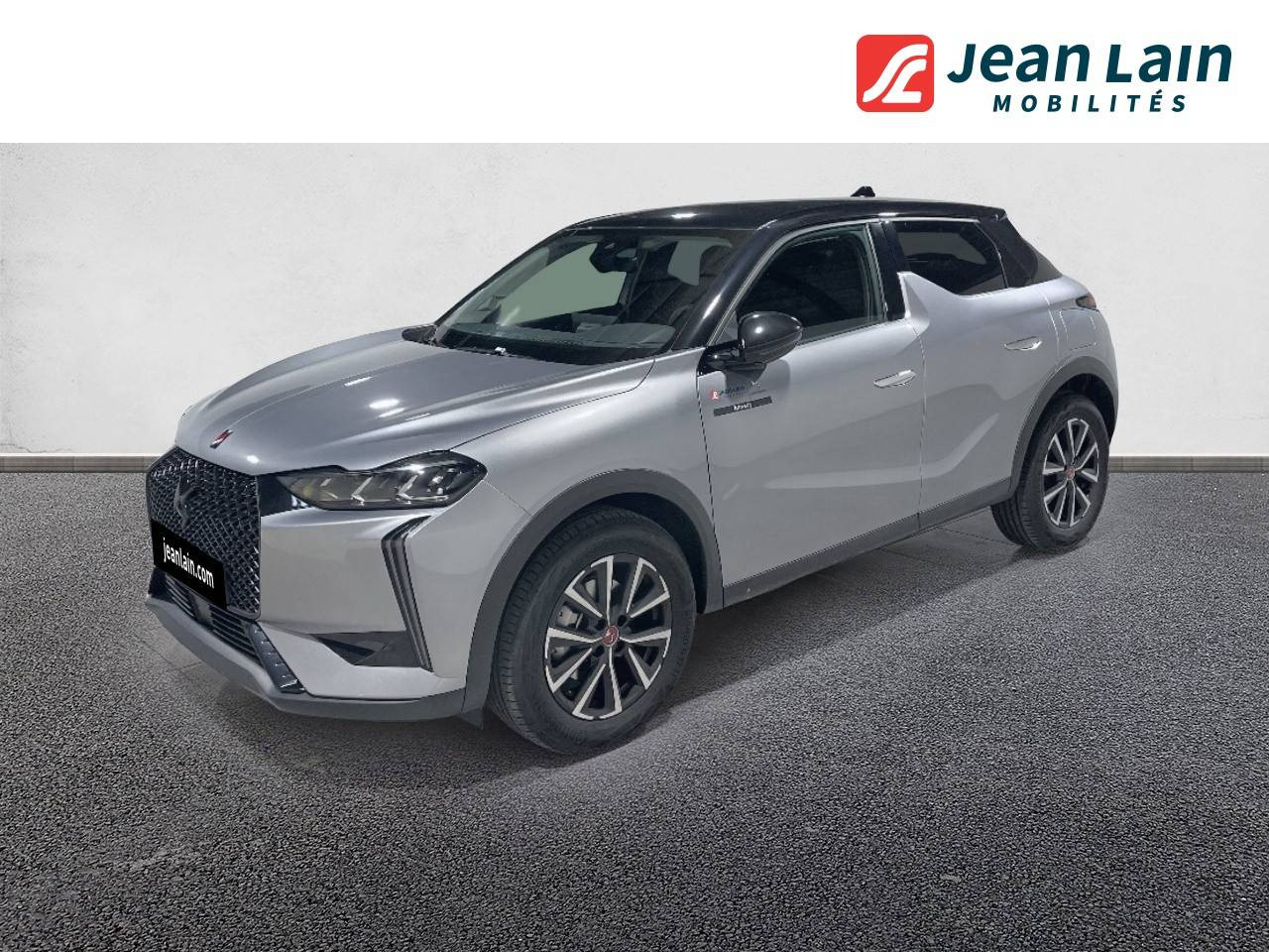 Vente en ligne DS DS 3 DS 3 BlueHDi 130 EAT8 Performance Line de 2023 au prix de 24 899 €