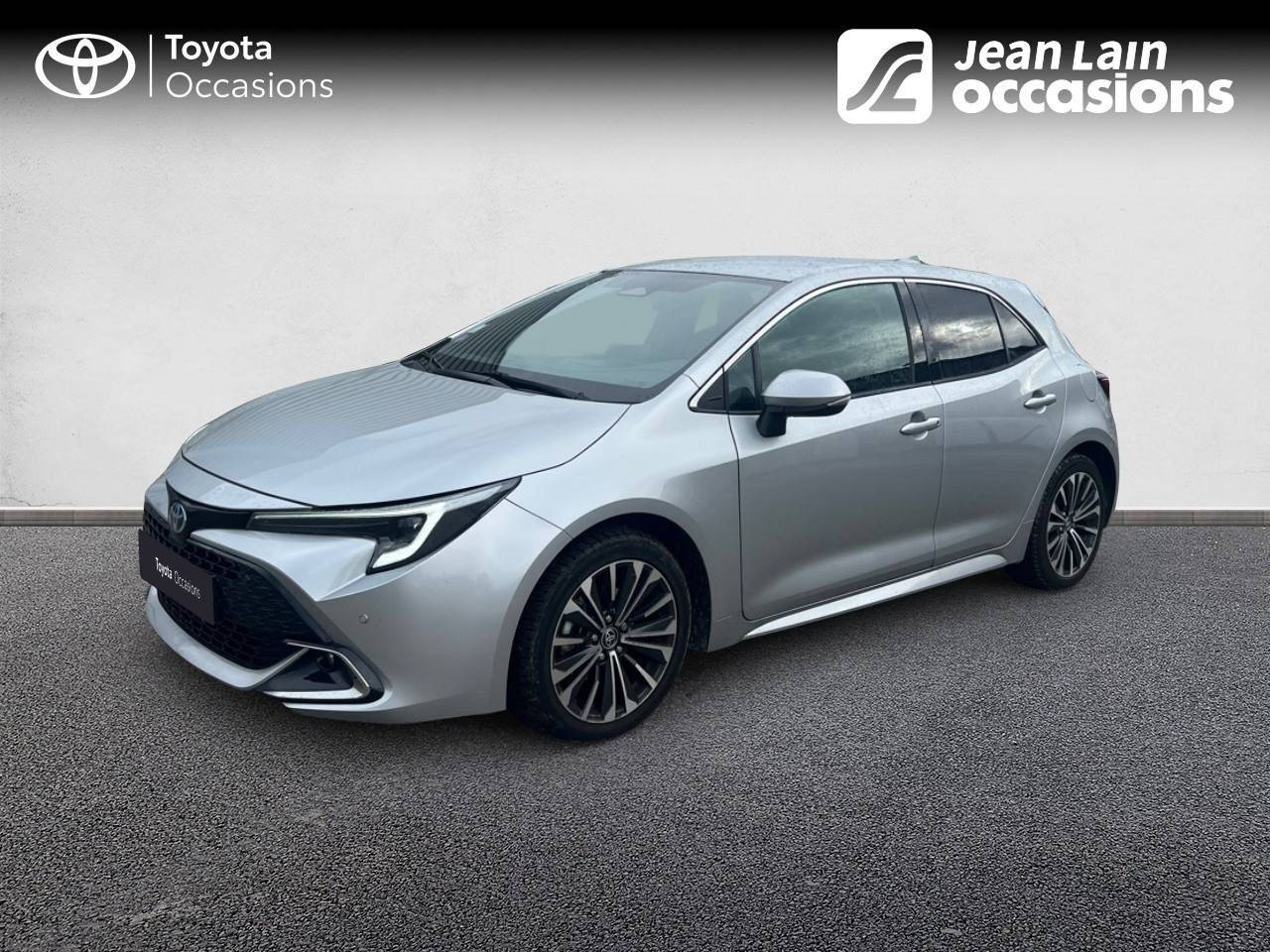 Vente en ligne TOYOTA COROLLA HYBRIDE Corolla Hybride 140ch Design de 2023 au prix de 25 290 €