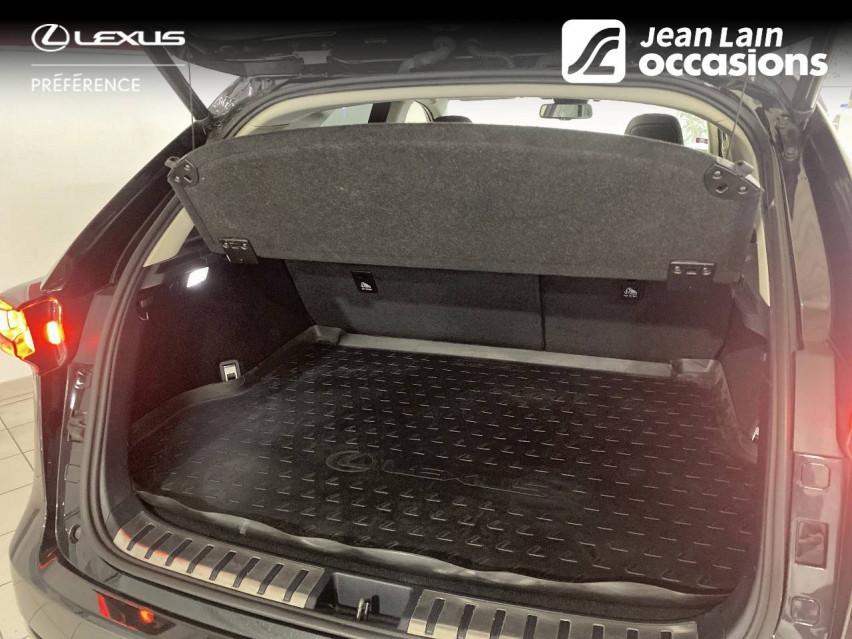 LEXUS NX NX 300h 4WD Luxe 02/06/2020
                                                     en vente à Chatuzange-le-Goubet - Image n°10