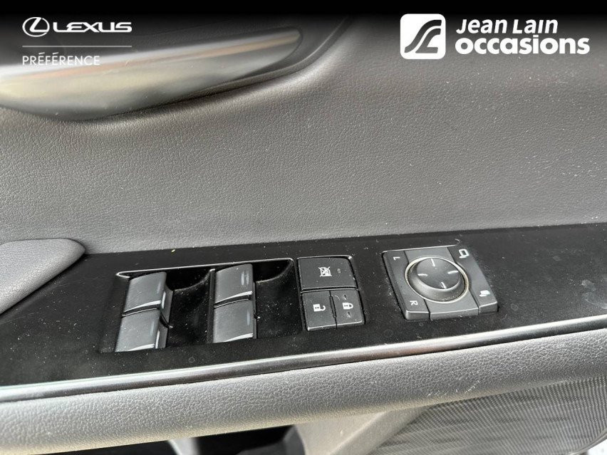 LEXUS UX MY21 UX 250h 2WD Premium Edition 30/12/2021
                                                     en vente à Seyssinet-Pariset - Image n°20