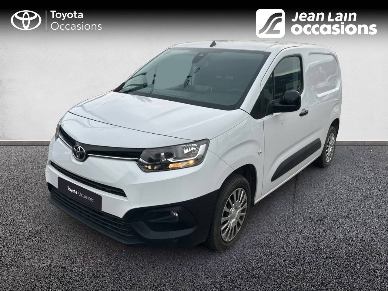 Vente en ligne TOYOTA PROACE CITY FOURGON PROACE CITY MEDIUM 1.2L 110 VVT-i BVM6 DYNAMIC de 2024 au prix de 18 490 €