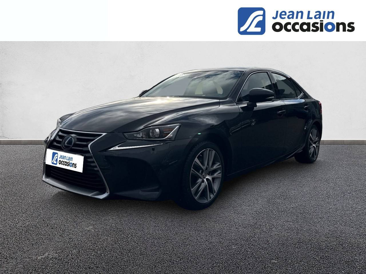 Vente en ligne LEXUS IS MY20 IS 300h Pack Business de 2020 au prix de 26 990 €