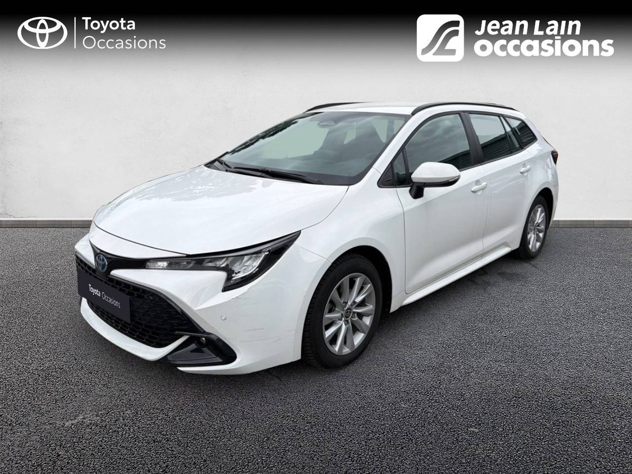 Vente en ligne TOYOTA COROLLA TOURING SPORTS HYBRIDE Corolla Touring Sports Hybride 140ch Dynamic Business de 2024 au prix de 27 290 €