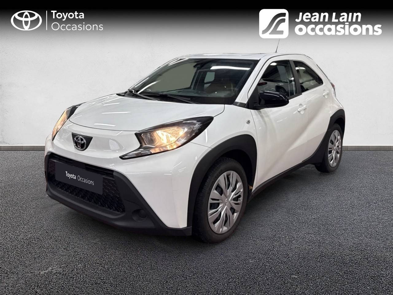 Vente en ligne TOYOTA AYGO X Aygo X 1.0 VVT-i 72 S-CVT Dynamic de 2022 au prix de 15 590 €