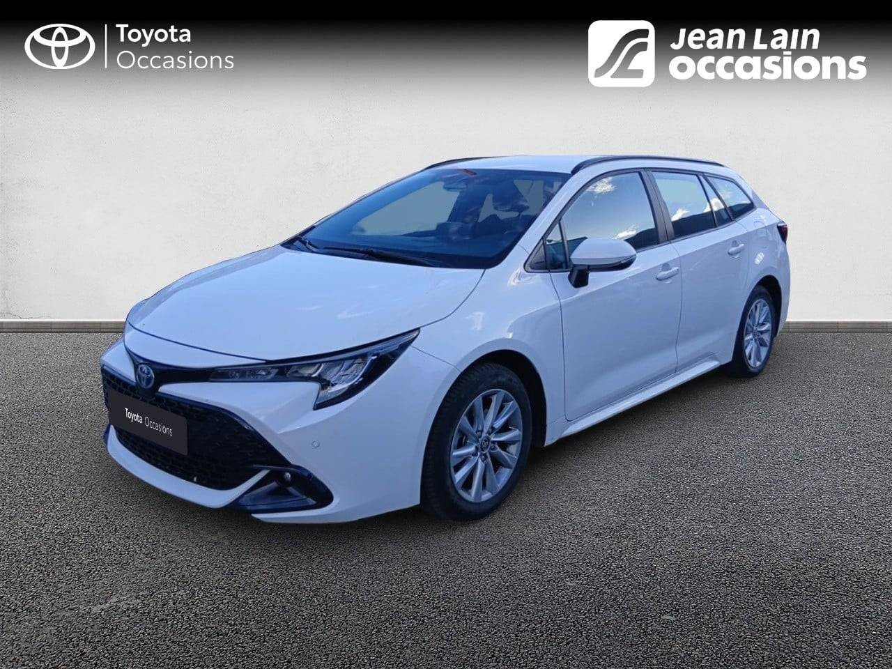 Vente en ligne TOYOTA COROLLA TOURING SPORTS HYBRIDE Corolla Touring Sports Hybride 140ch Dynamic Business de 2024 au prix de 27 890 €