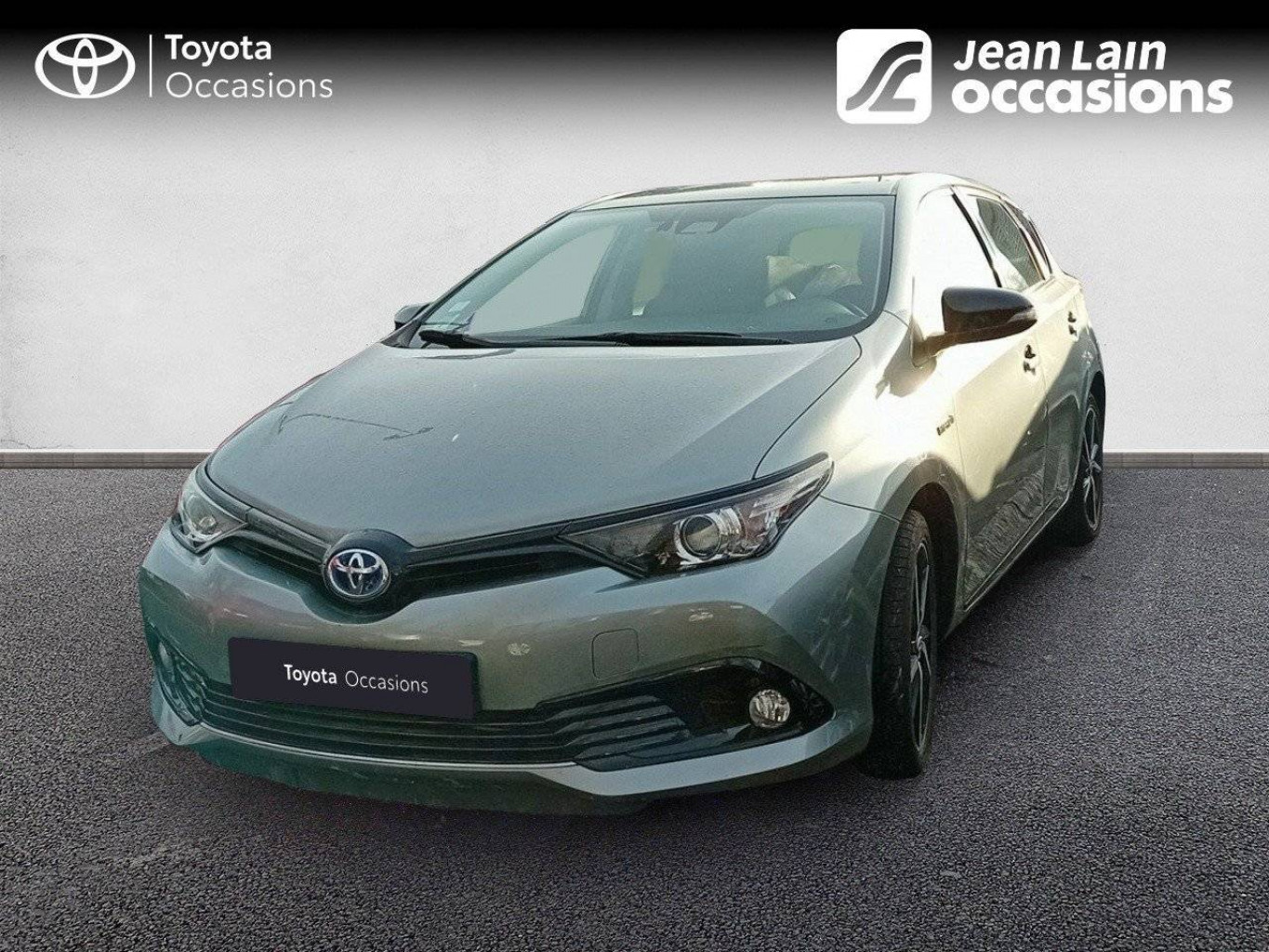 TOYOTA Auris Hybride 136h Design - Véhicule d'occasion