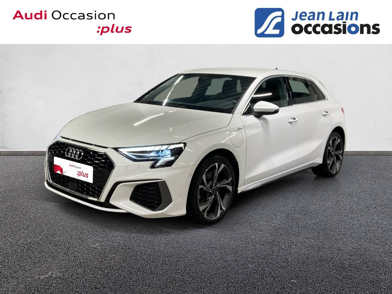 Vente en ligne AUDI A3 SPORTBACK A3 Sportback 40 TFSIe 204 S tronic 6 S Line de 2022 au prix de 32 490 €