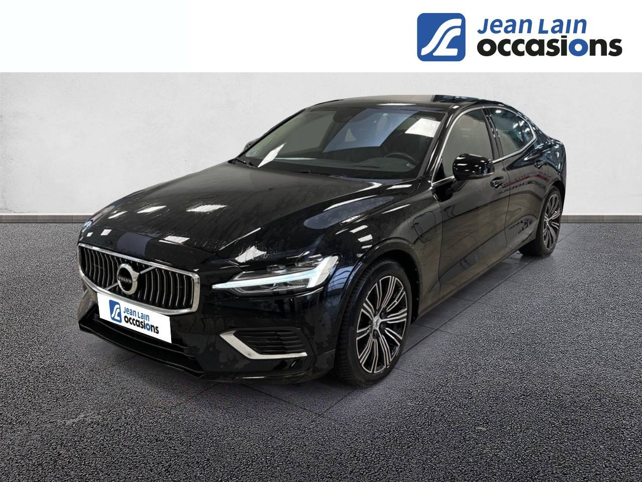 Vente en ligne VOLVO S60 S60 T6 AWD Recharge 253 ch + 145 ch Geartronic 8 Inscription de 2022 au prix de 34 480 €
