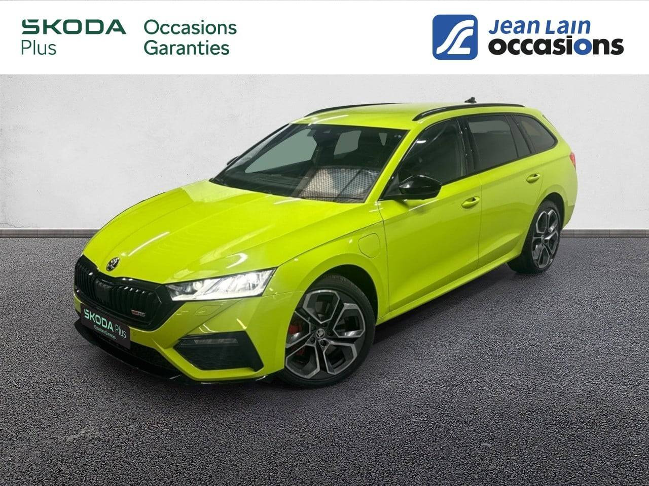 Vente en ligne SKODA OCTAVIA COMBI Octavia Combi 1.4 TSI PHEV iV 245 ch DSG6e RS de 2023 au prix de 33 990 €