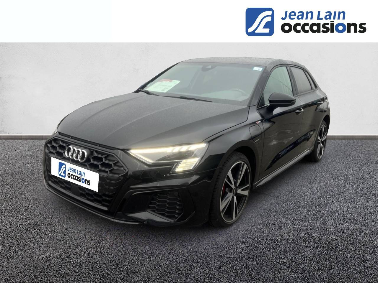 Vente en ligne AUDI A3 SPORTBACK A3 Sportback 45 TFSIe 245 S tronic 6 Competition de 2022 au prix de 34 490 €