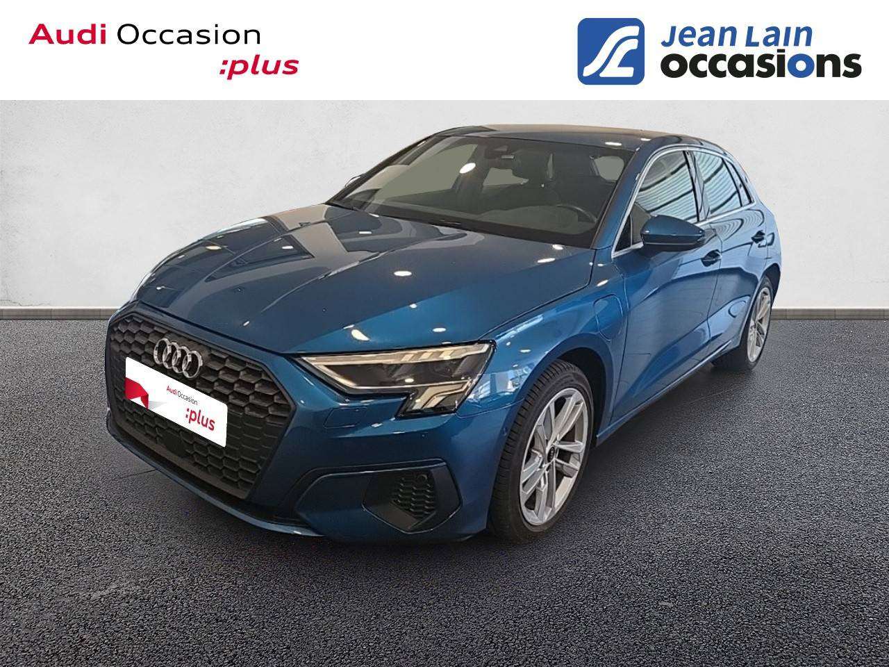 Vente en ligne AUDI A3 SPORTBACK A3 Sportback 40 TFSIe 204 S tronic 6 Business line de 2023 au prix de 28 190 €