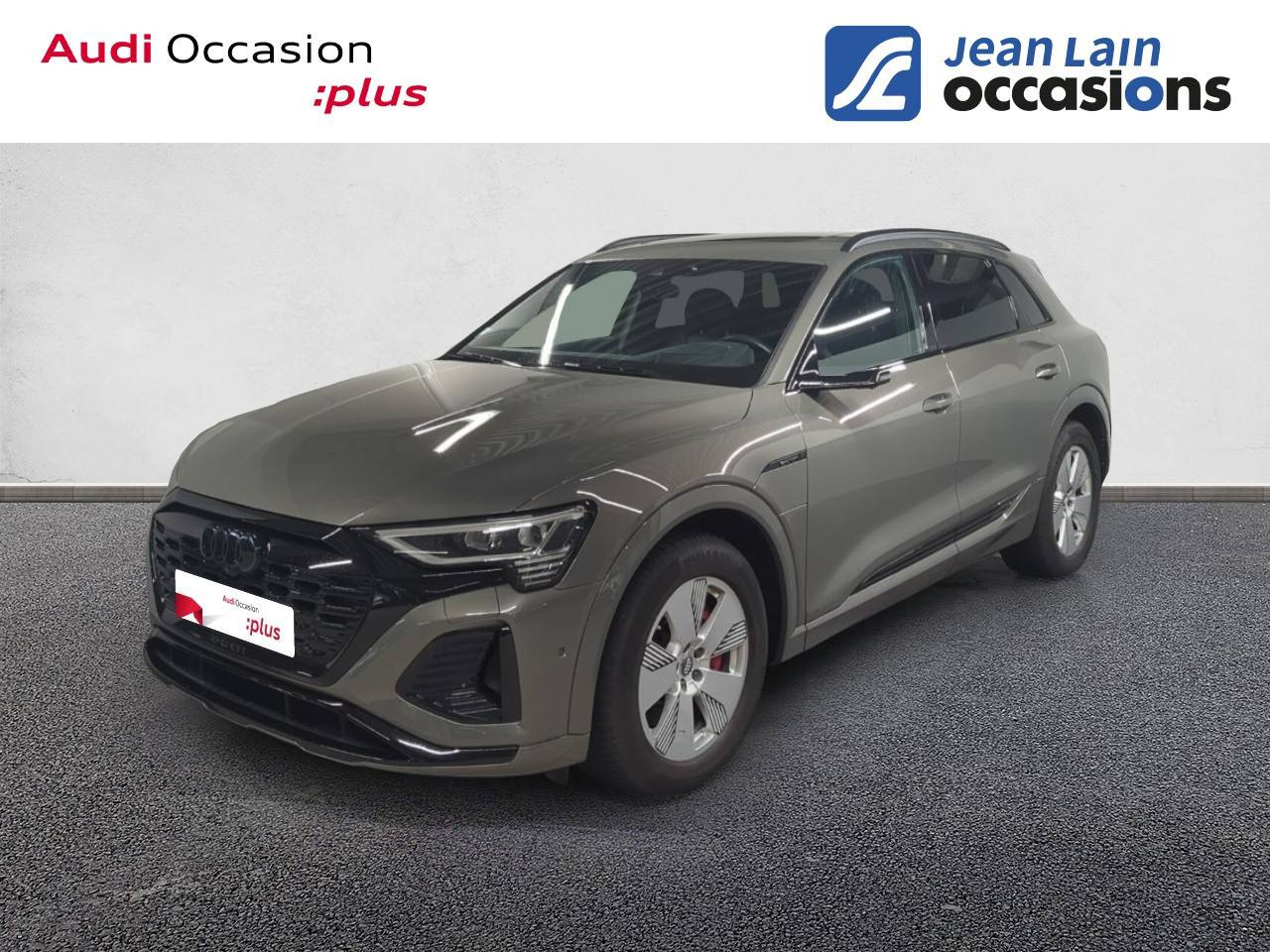 Vente en ligne AUDI Q8 E-TRON Q8 e-tron 55 408 ch 114 kWh Quattro S line de 2023 au prix de 64 090 €