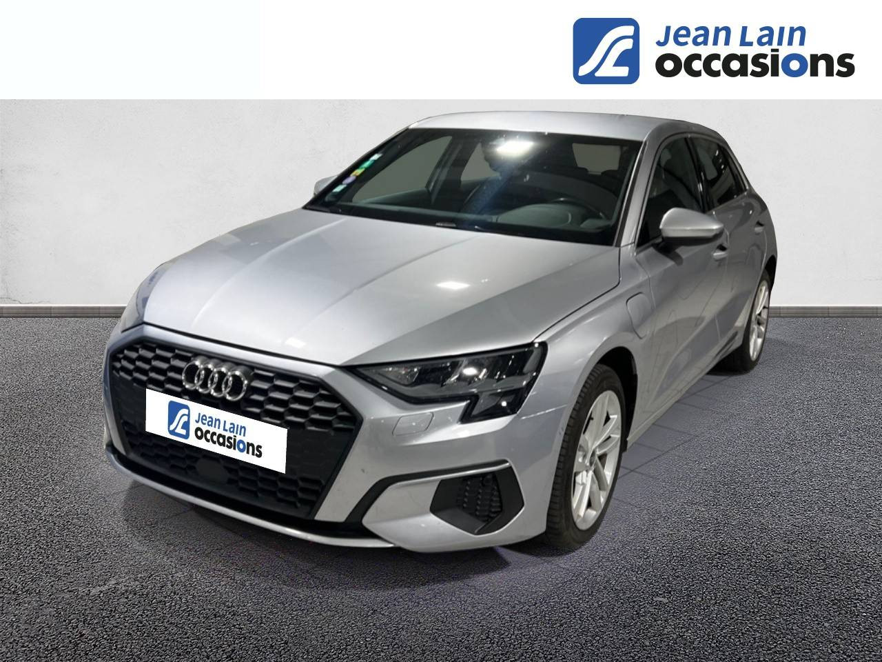 Vente en ligne AUDI A3 SPORTBACK A3 Sportback 40 TFSIe 204 S tronic 6 Design de 2021 au prix de 22 590 €