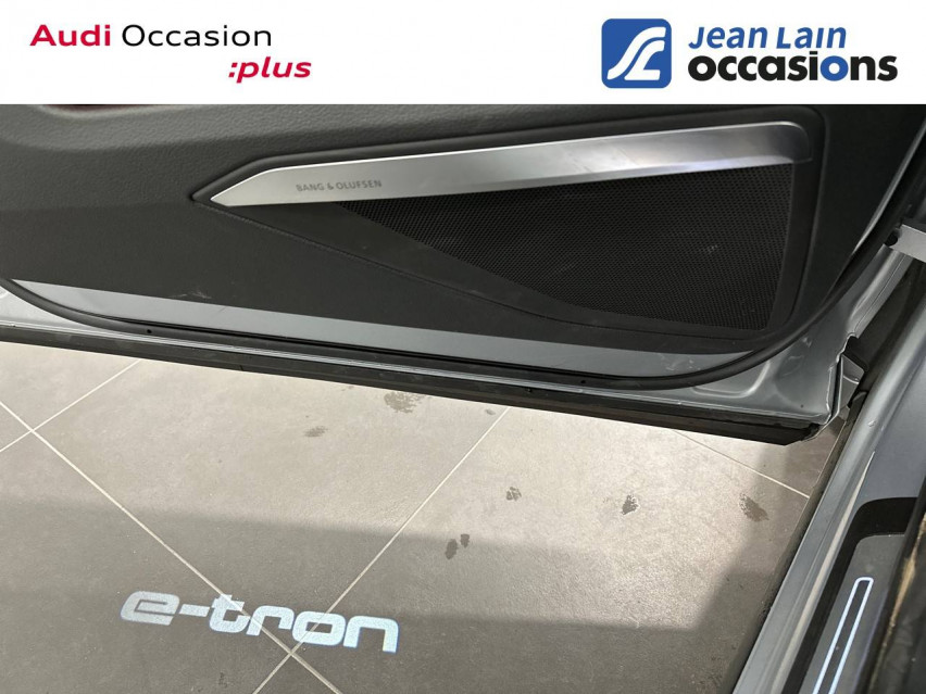 AUDI E-TRON e-tron 55 quattro 408 ch S line 28/09/2021
                                                     en vente à Echirolles - Image n°5