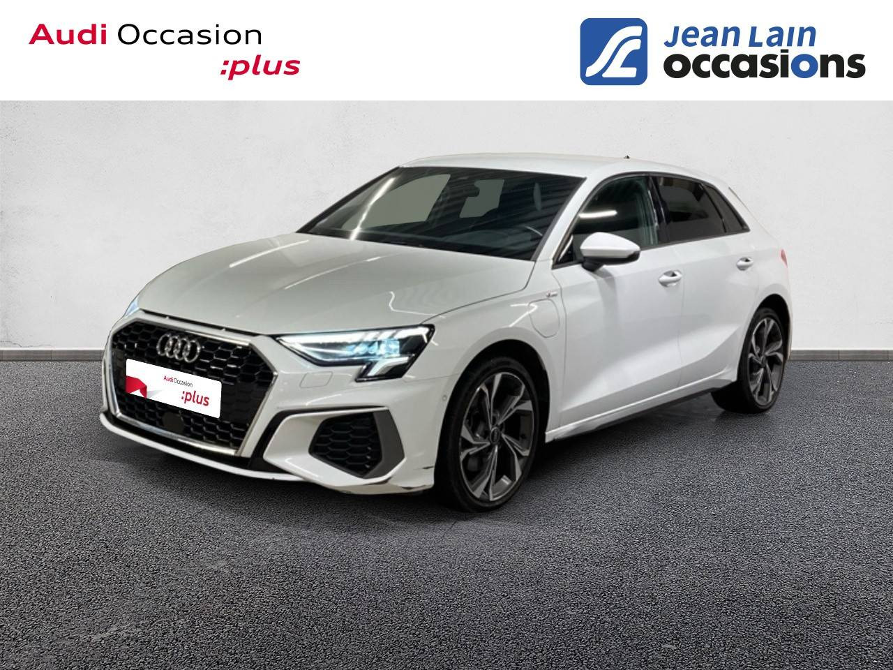 Vente en ligne AUDI A3 SPORTBACK A3 Sportback 40 TFSIe 204 S tronic 6 S Line de 2023 au prix de 31 590 €